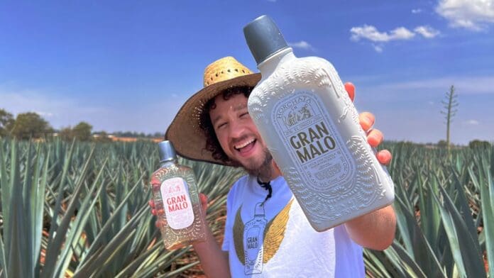 Luisito Comunica lanza tequila de horchata