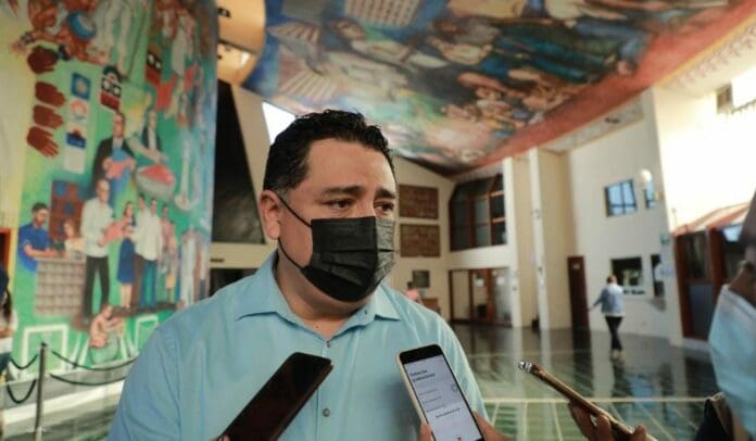 El diputado Eduardo Martínez Arcila no se descarta para buscar en un futuro de nueva cuenta la dirigencia de su partido.