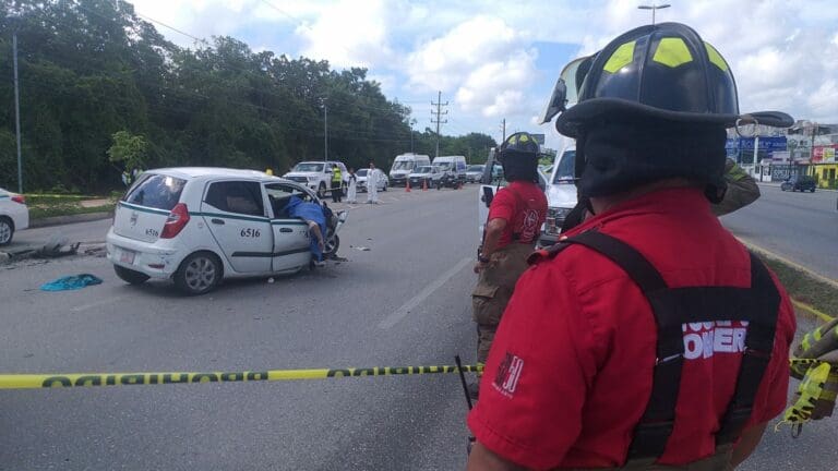 Muere mujer tras choque de taxi en Bonfil; hay tres lesionados