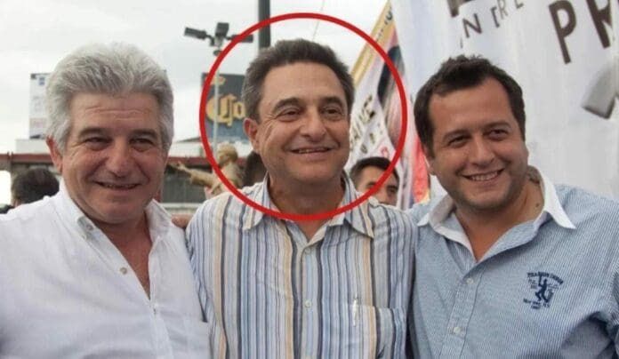 Pío López Obrador, el hermano del presidente, acudió al INE este viernes a entregar una copia del expediente que hay en su contra.