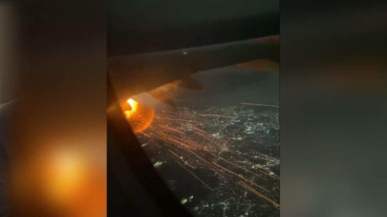 VIDEO: Se incendia avión de Viva Aerobus en pleno vuelo