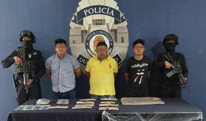 Detienen a tres sujetos armados en Cancún, con objetos robados