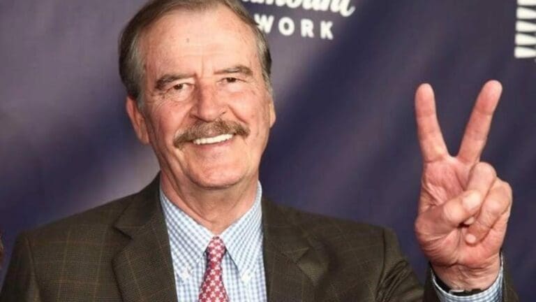 Vicente Fox llamó "limitado" y "dictador" a AMLO durante un evento panista. Esto días después de que lo invitara a tomarse una foto juntos.