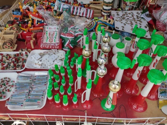 Inicia en Cancún la tradicional venta de artículos patrios