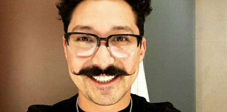 El standupero Mau Nieto fue acusado por una joven productora de haber abusado de ella. Fiscalía de Cdmx ya contactó a la mujer.