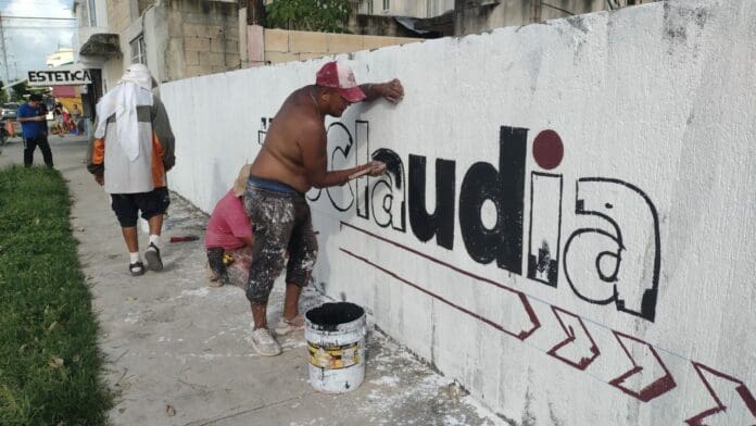 Aparecen en Cancún más bardas pintadas con propaganda a favor de Claudia Sheinbaum