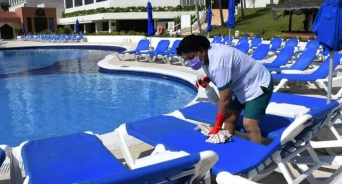 Para el dirigente estatal de la CROC hay que apoyar a los trabajadores mexicanos antes de pensar en emplear a extranjeros.