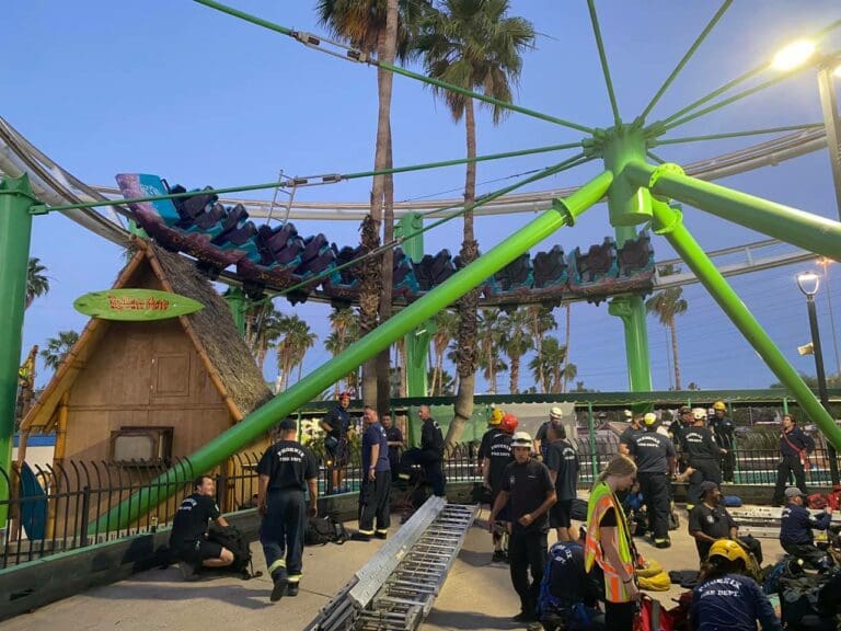 Terrible choque de dos carros en Montaña Rusa de Legoland, Alemania, deja 31 heridos