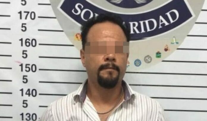 Falso inspector de la COFEPRIS es detenido en Playa del Carmen, extorsionaba comercios