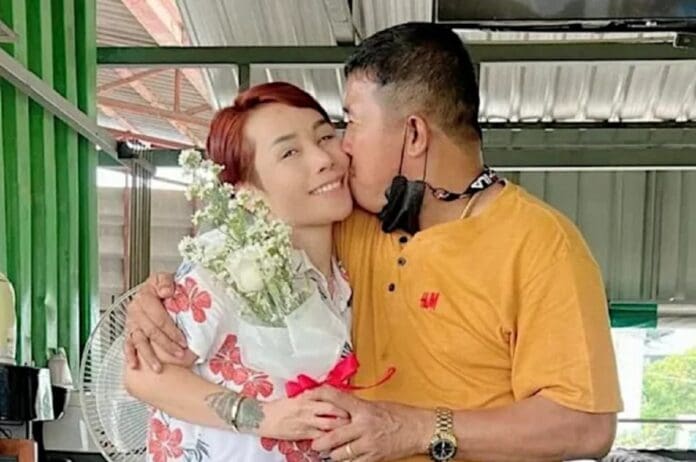 Mujer busca a tres mujeres para que sean amantes de su marido; les pagará hasta 8 mil pesos al mes