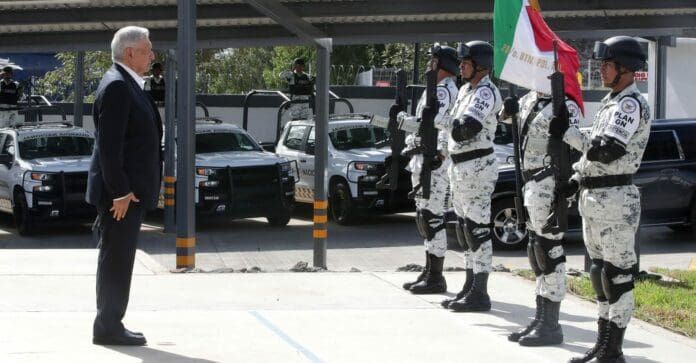 Inconstitucional, acuerdo de AMLO para sumar Guardia Nacional a Sedena; académicos y defensores acusan omisión de SCJN