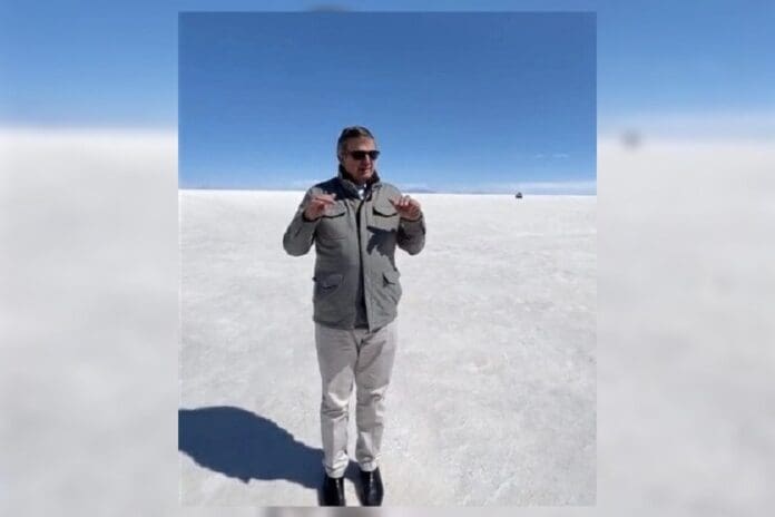 Recorre Ebrard reserva de litio más grande del mundo en Bolivia