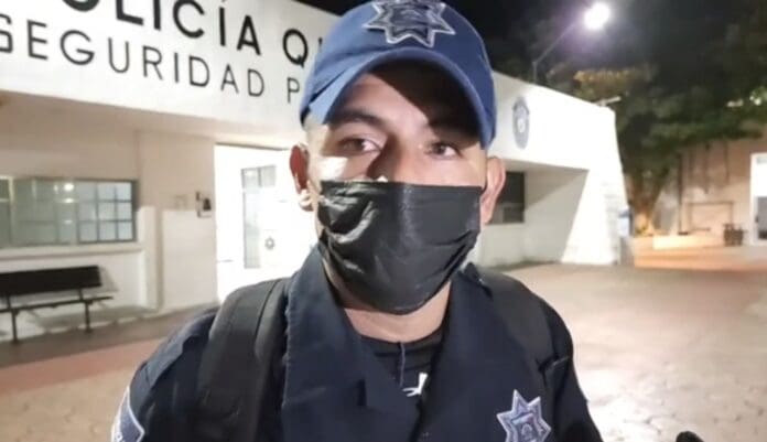 Policía de Cozumel fue arrestado 12 horas por no saludar al director de Seguridad Pública