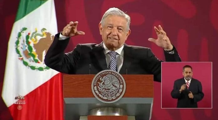 AMLO dijo que tiene un plan para lograr que el internet llegue a todos los pueblos del país a más tardar en el 2023. ¿Funcionará?