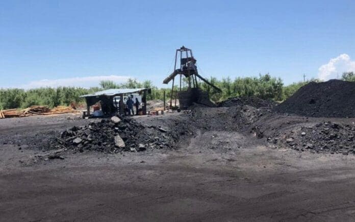 Colapso de pozo en Coahuila deja nueve mineros atrapados
