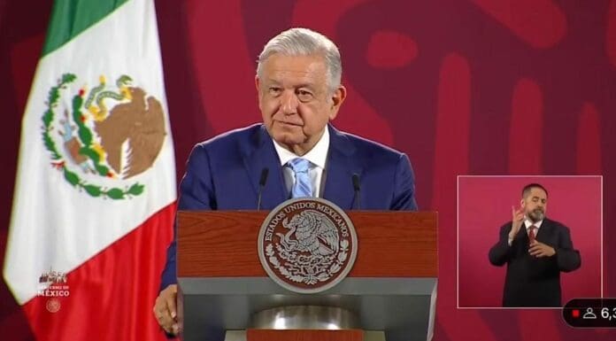 Este día AMLO criticó a los medios, los acusó de ser los responsables de que la consulta contra ex presidentes no fuera vinculante.