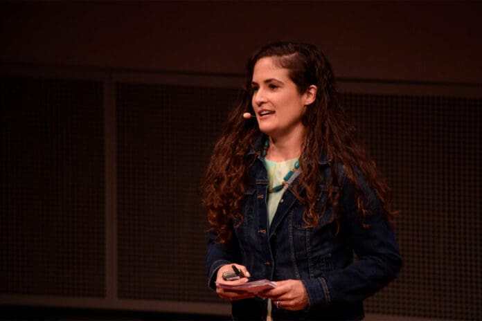 ¿Quién es Elena Chávez González la autora de El rey del Cash