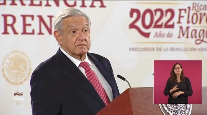 AMLO aceptó que el hackeo a la Sedena sí ocurrió, pero a la vez dijo que no dieron a conocer nada que no fuera de dominio público.