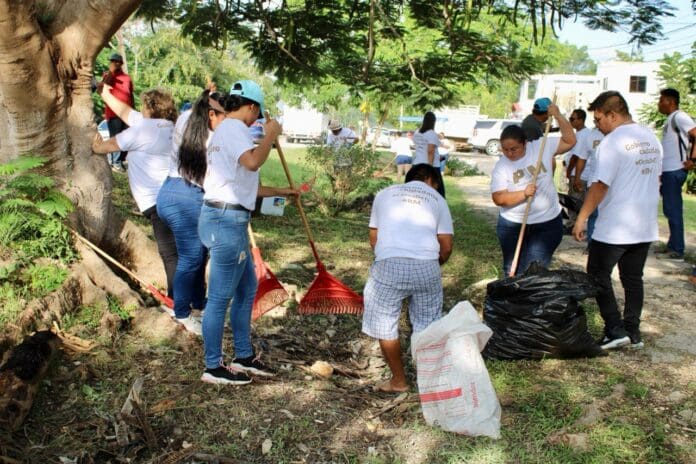 MÁS DE UN CENTENAR DE SERVIDORES PÚBLICOS PARTICIPA EN JORNADA DE LIMPIEZA EN LEONA VICARIO 