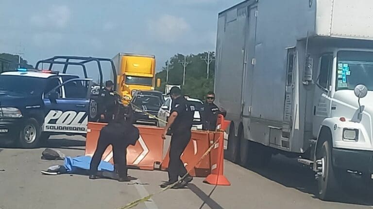 Muere motociclista en accidente en la carretera de Playa del Carmen