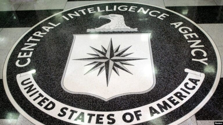 La CIA lanza un podcast para “desmitificar” su trabajo de espionaje
