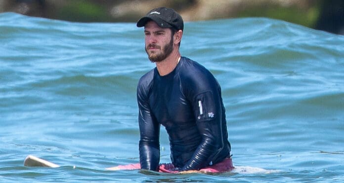 Andrew Garfield pasa sus vacaciones en playas de Puerto Vallarta