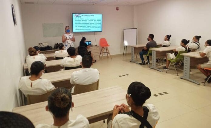 Trabajadores hoteleros con más grado académico son menos propensos a vicios: CROC