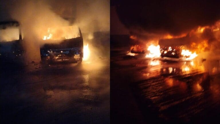 Comando armado quema 4 vehículos de traslado al aeropuerto de Cancún