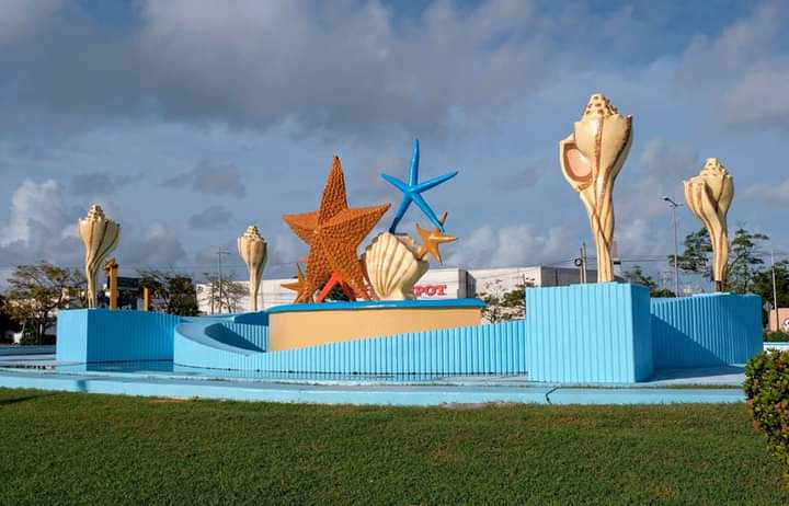 Rehabilitan glorieta 'El ceviche' de Cancún, tras permanecer más de 5 meses vandalizada