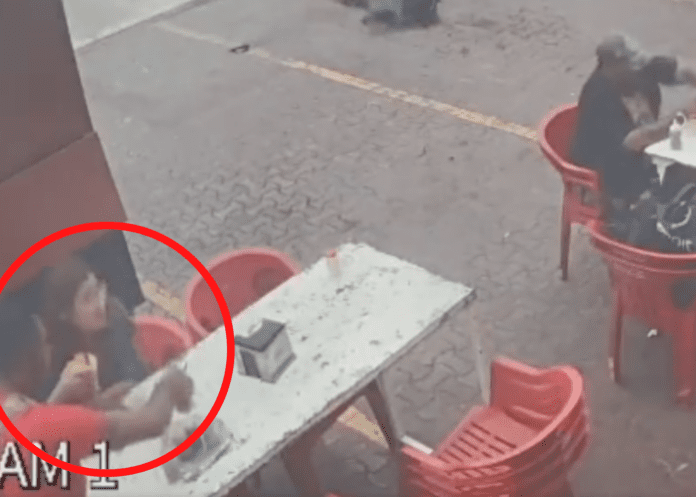 VIDEO: 20 mil pesos de recompensa para dar con mochila robada en taquería de Playa del Carmen