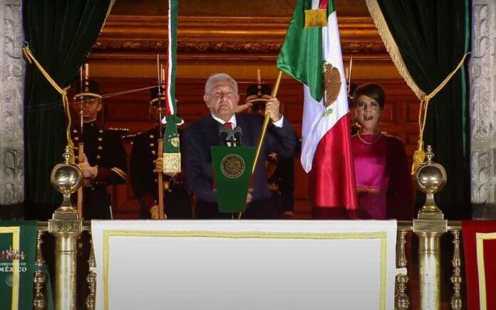 AMLO da el grito de independencia