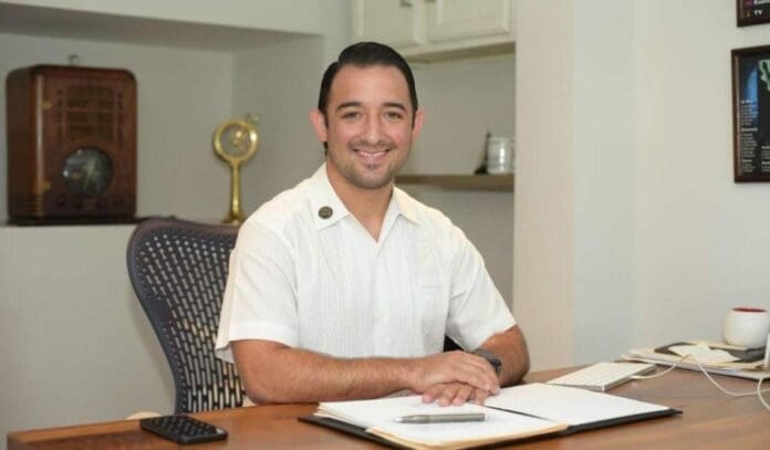 Cabildo de Benito JuárezCabildo de Benito Juárez nombra a Pablo Gutiérrez como nuevo síndico municipal  nombra a Pablo Gutiérrez como nuevo síndico municipal 