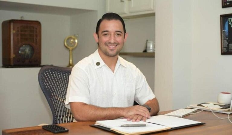 Cabildo de Benito JuárezCabildo de Benito Juárez nombra a Pablo Gutiérrez como nuevo síndico municipal  nombra a Pablo Gutiérrez como nuevo síndico municipal 