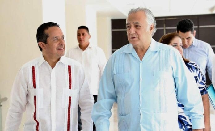 Miguel Torruco le dio la bienvenida a Carlos Joaquín al gobierno federal, luego que fuera propuesto como embajador en Canadá.