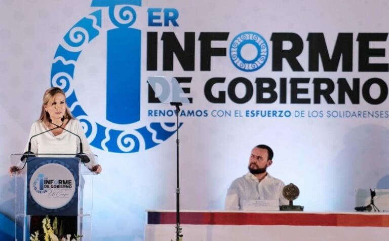 La presidenta municipal Lili Campos rindió su primer informe de gobierno. Hace un año comenzó la renovación de Solidaridad.