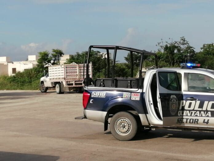 Balean a conductor tras chocar con Tsuru y muere en el Hospital General de Cancún  