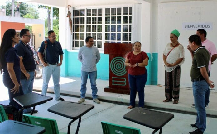 Respalda gobierno de Puerto Morelos proyecto de acuacultura en el Colegio de Bachilleres