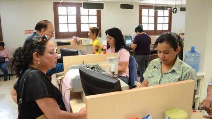 En Quintana Roo, el 52% de los burócratas estatales son mujeres, pero el 60% de titulares de área son hombres