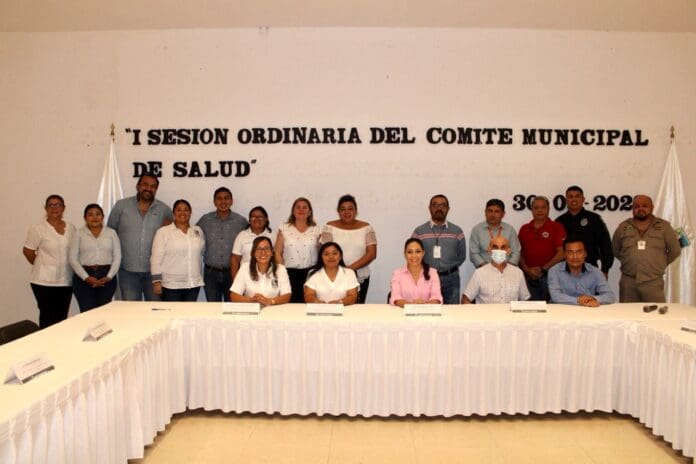 Sesiona comité de Salud de Puerto Morelos para evaluar acciones prioritarias
