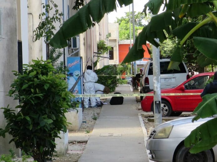 Arrojan una nevera con un cadáver en el fraccionamiento Paraíso Maya de Cancún