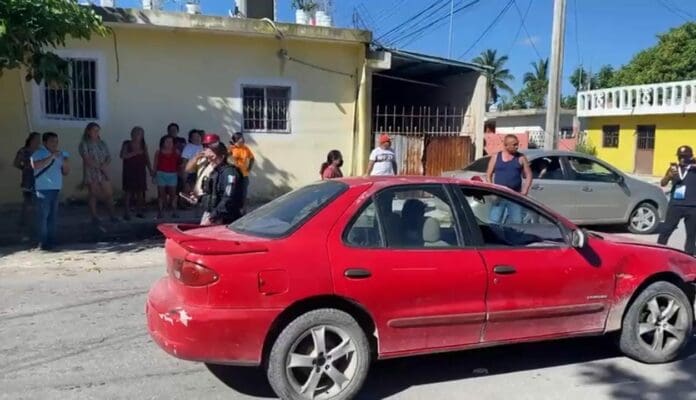 Conductor, en estado de ebriedad, atropella a mujer y choca dos autos en la Región 240 de Cancún 