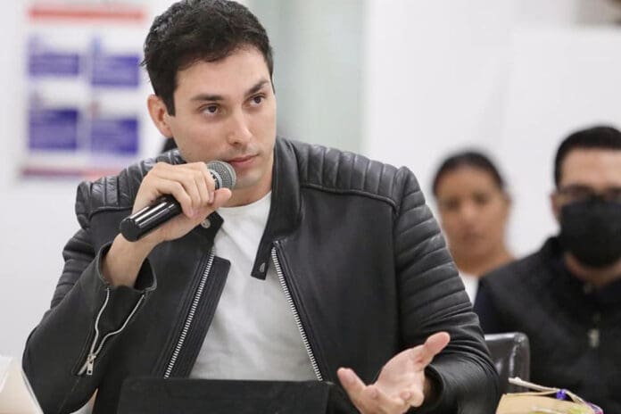 Agreden a regidor Allan Ochoa en Bacalar