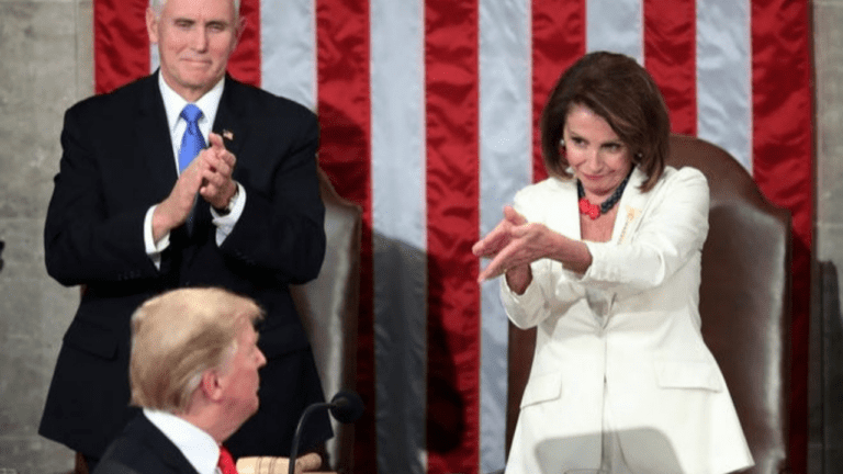 Ingresan a casa de Nancy Pelosi y atacan brutalmente a su esposo