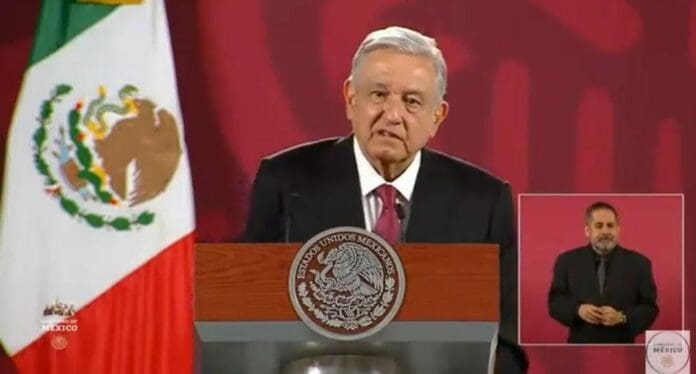 AMLO negó este miércoles que existan nexos entre funcionarios de su gobierno y el crimen organizado. Dijo que eso era antes, no ahora.