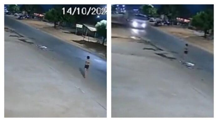 Video: Momentos en que joven decide quitarse la vida al lanzarse a un camión en movimiento