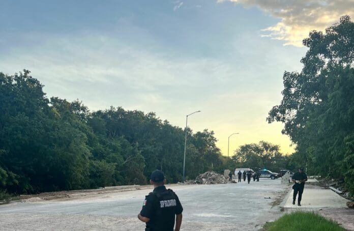Hallan cuerpo ejecutado en contraesquina de Plaza las Américas en Playa del Carmen