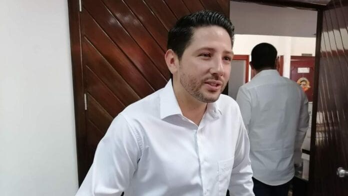 Analiza Jugocopo posible sanción a funcionario del Congreso detenido en Chetumal