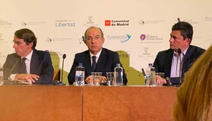 El ex mandatario Felipe Calderón criticó al gobierno de López Obrador, tal como antes lo había hecho otro ex presidente.