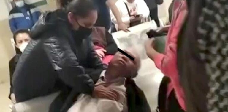 Una persona de la tercera edad se puso mal mientras esperaba atención en un ISSSTE. Lamentablemente perdió la vida.