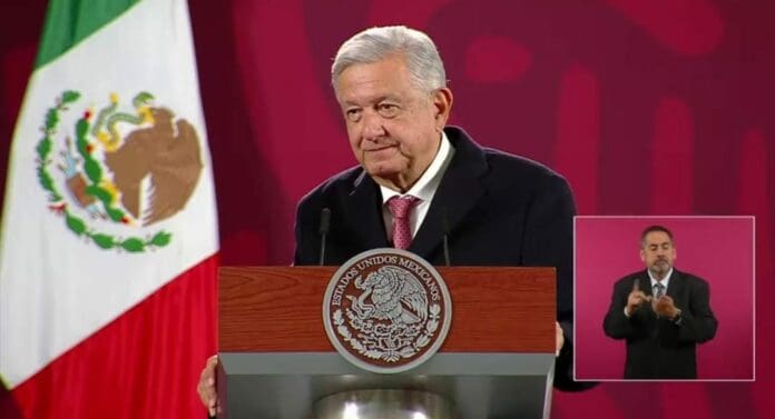 AMLO habló sobre la corrupción este jueves. Dijo que si bien aún persiste, ya es mucho menos que antes. Y que ya se castiga como delito grave